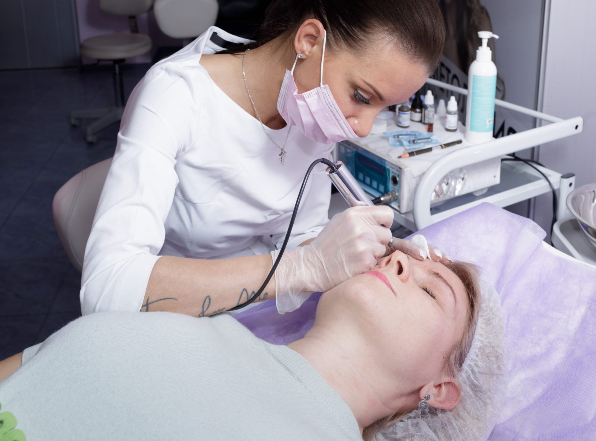 Перманентный татуаж. Мастер перманентного макияжа. Мастер татуажу перманентному макияжу. Мастер татуажу перманентному макияжу. Мастер татуажа.