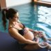 Préparer son corps à l'accouchement : Yoga, piscine, acupuncture — un guide pratique pour les futures mamans