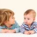 Hermanos: cómo preparar a tu hijo mayor para la llegada de un bebé